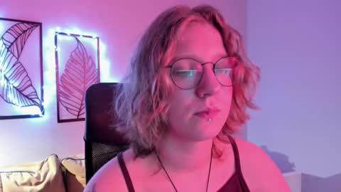 Hailey online show from November 18, 8:52 am