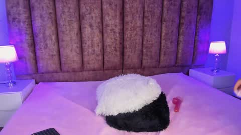 Haileymiler online show from December 4, 7:17 am