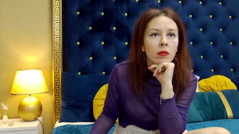 Snapshot of haileymoon85 chatting on December 19, 7:29 am Hailey online show from December 19, 7:29 am