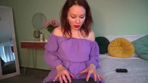 Snapshot of haileymoon85 chatting on March 10, 7:53 am Hailey online show from March 10, 7:53 am