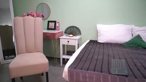 Snapshot of haileymoon85 chatting on September 30, 3:11 am Hailey online show from September 30, 3:11 am