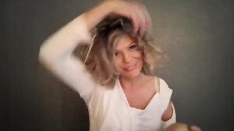 Hailey online show from February 12, 7:42 pm