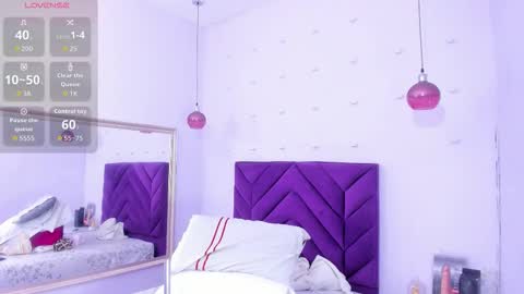 haileystonei online show from November 30, 11:36 am