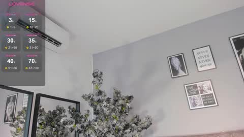 haileystonei online show from December 19, 11:28 am