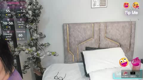 haileystonei online show from February 3, 1:38 pm