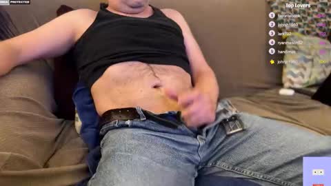 Snapshot of hairybelly818 chatting on November 6, 7:42 am Hairy Belly online show from November 6, 7:42 am