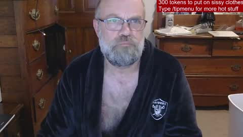 HairyDaddyBear69 online show from April 20, 11:35 am
