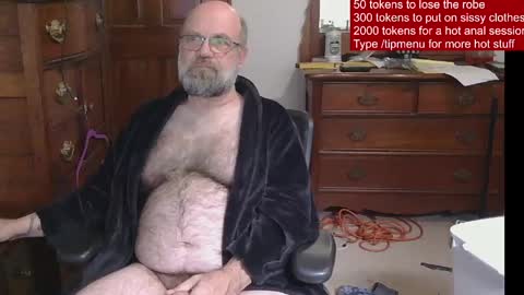 HairyDaddyBear69 online show from June 1, 11:45 am