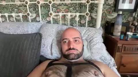Hairy Guy online show from April 22, 11:34 am