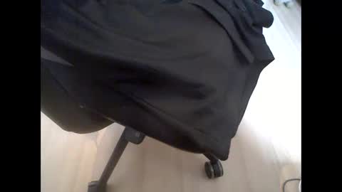 Snapshot of hairyman007 chatting on January 8, 10:48 am hairyman007 online show from January 8, 10:48 am