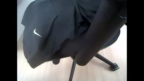 Snapshot of hairyman007 chatting on January 13, 10:36 am hairyman007 online show from January 13, 10:36 am