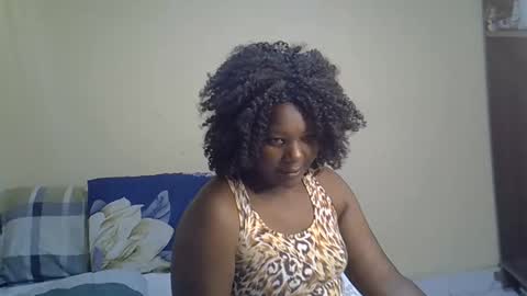 Snapshot of hairypussybigassy001 chatting on December 15, 9:57 am hairypussybigassy001 online show from December 15, 9:57 am