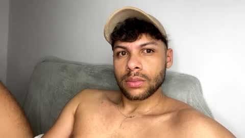 Independent       model  online show from February 4, 8:35 am