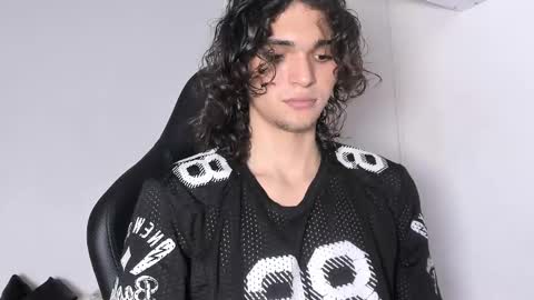 Snapshot of halan_jr chatting on February 4, 1:34 am halan online show from February 4, 1:34 am