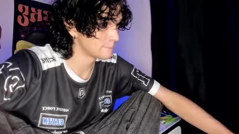 Snapshot of halan_jr chatting on November 21, 8:13 am halan online show from November 21, 8:13 am