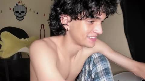 Snapshot of halan_jr chatting on November 25, 11:05 pm halan online show from November 25, 11:05 pm