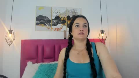 Snapshot of haley__mommy chatting on March 4, 11:54 pm Mely online show from March 4, 11:54 pm