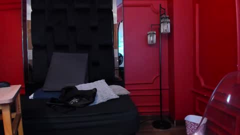 Halley Lorens online show from January 15, 7:13 am