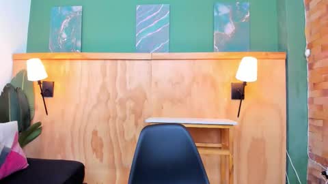 Halley Lorens online show from February 4, 7:09 pm