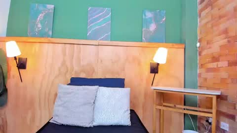 Halley Lorens online show from April 10, 7:29 pm