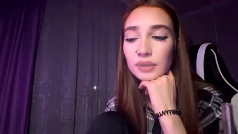 Snapshot of halliemcanaw chatting on November 13, 6:51 pm Holly online show from November 13, 6:51 pm