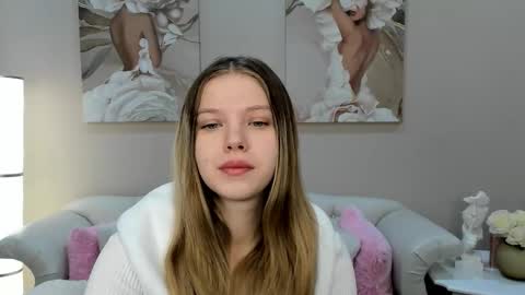 Snapshot of hallybradley chatting on February 25, 5:06 am HallyBradley online show from February 25, 5:06 am