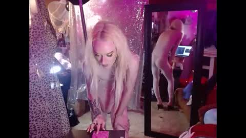 halovalentine online show from September 17, 12:01 am