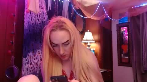 halovalentine online show from January 15, 5:12 am