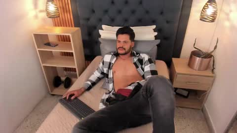 Hamilton online show from October 16, 3:40 am