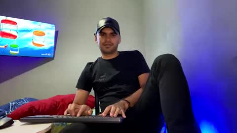 hamiltong12 online show from November 29, 5:10 am