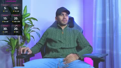 hamiltong12 online show from April 4, 3:20 pm