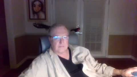 Snapshot of han63 chatting on November 7, 11:21 am Han online show from November 7, 11:21 am