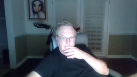 Snapshot of han63 chatting on November 8, 9:20 am Han online show from November 8, 9:20 am