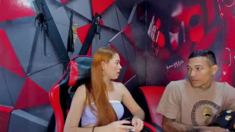 Hana and Zeta online show from December 2, 12:21 pm