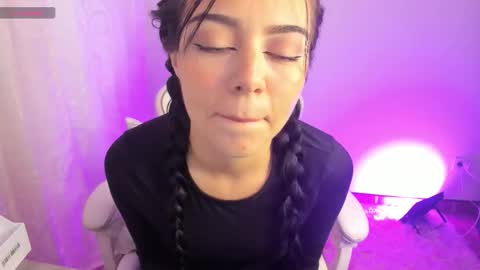 Snapshot of hana_garcia chatting on October 28, 10:34 pm Hana Garcia online show from October 28, 10:34 pm