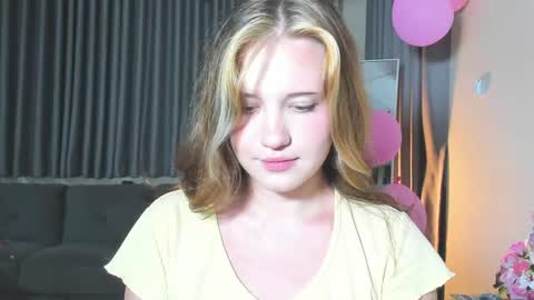 Snapshot of hanahwoods chatting on March 9, 7:05 pm hanahwoods online show from March 9, 7:05 pm