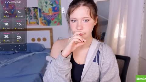 hanahwoods online show from November 21, 1:26 am