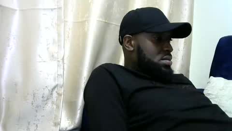 Snapshot of handsome_king30 chatting on December 3, 4:39 pm handsome king online show from December 3, 4:39 pm