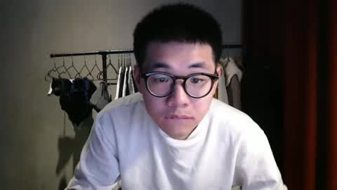 Snapshot of handsome_mannn chatting on January 5, 8:21 pm handsome_mannn online show from January 5, 8:21 pm