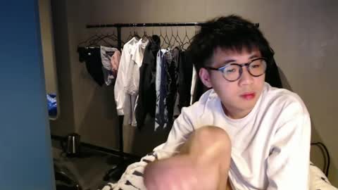 Snapshot of handsome_mannn chatting on March 8, 11:18 pm handsome_mannn online show from March 8, 11:18 pm