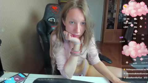 Snapshot of handsome_whale chatting on October 1, 7:25 am Mila online show from October 1, 7:25 am