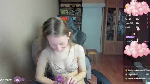 Snapshot of handsome_whale chatting on November 9, 9:29 am Mila online show from November 9, 9:29 am