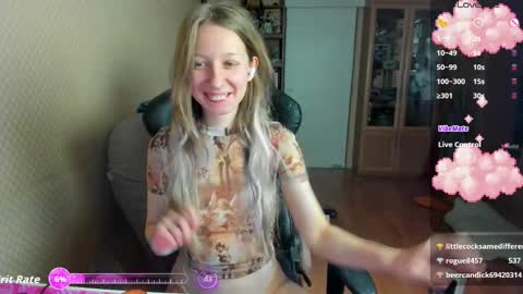 Snapshot of handsome_whale chatting on November 10, 11:31 am Mila online show from November 10, 11:31 am