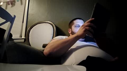 Snapshot of handsomedaddy198923 chatting on September 9, 7:08 am handsomedaddy198923 online show from September 9, 7:08 am