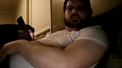 Snapshot of handsomedaddy198924 chatting on January 7, 8:39 am Handsomedaddy198923 online show from January 7, 8:39 am