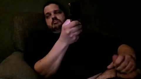 Snapshot of handsomedaddy198924 chatting on January 12, 6:07 am Handsomedaddy198923 online show from January 12, 6:07 am