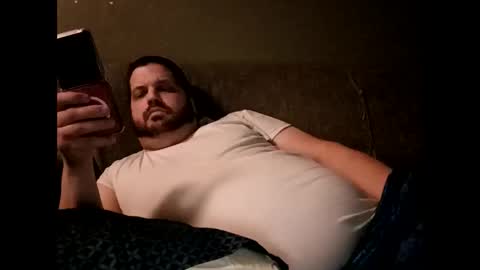 Snapshot of handsomedaddy198924 chatting on February 11, 8:52 am Handsomedaddy198923 online show from February 11, 8:52 am