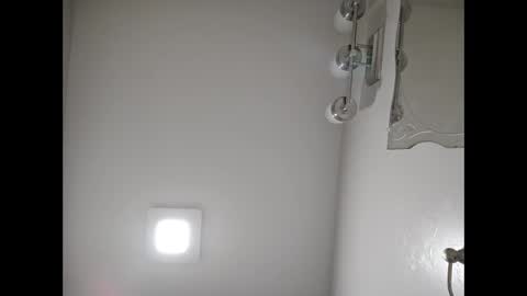 Snapshot of handsomedaddy198924 chatting on February 17, 7:38 am Handsomedaddy198923 online show from February 17, 7:38 am