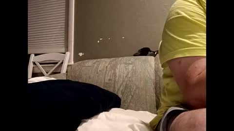 Handsomedaddy198923 online show from June 3, 6:38 am
