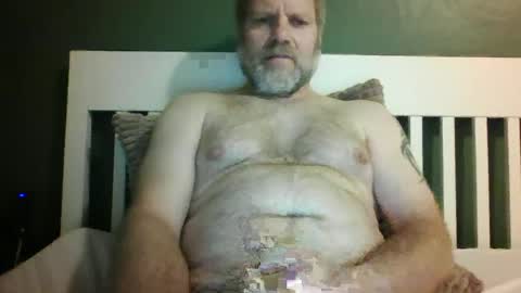 Snapshot of handyman1968 chatting on October 11, 11:58 pm handyman1968 online show from October 11, 11:58 pm